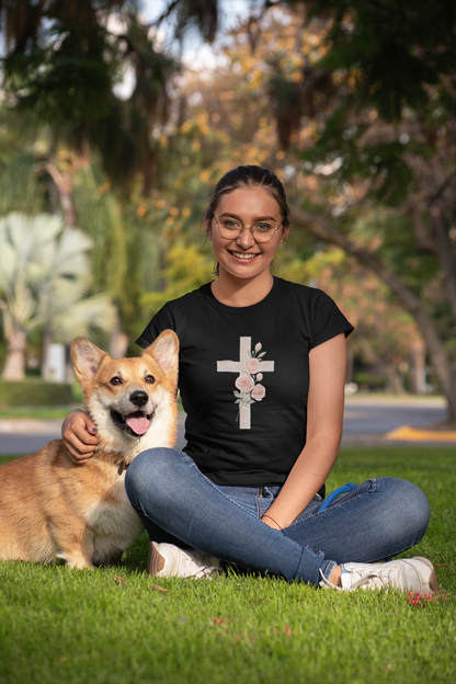 T-shirt à fleurs croisées, t-shirt chrétien, style bohème, cadeau pour les amoureux de la foi, t-shirt inspirant, tenue décontractée au quotidien